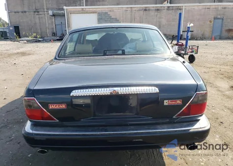 1979 Jaguar Vandenplas из США, поврежденный, VIN SAJKX6747TC764559